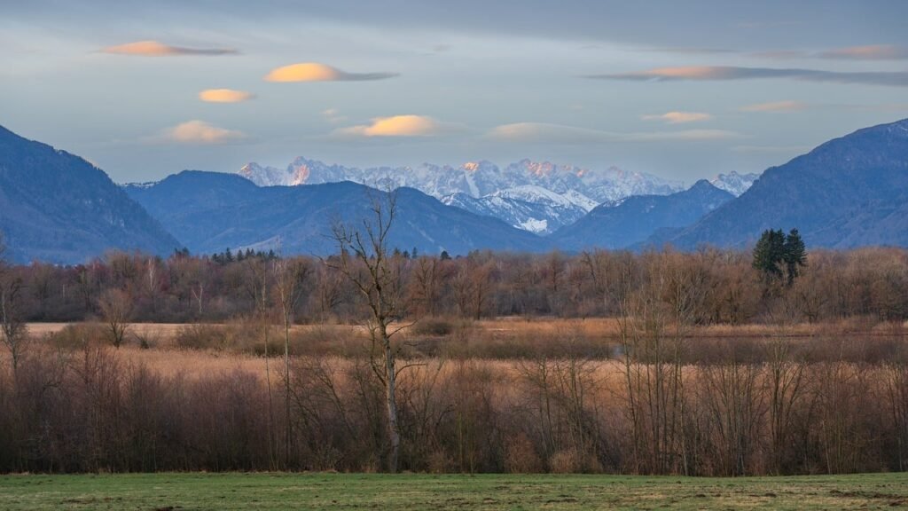 mountains, sunrise, lake-8583450.jpg